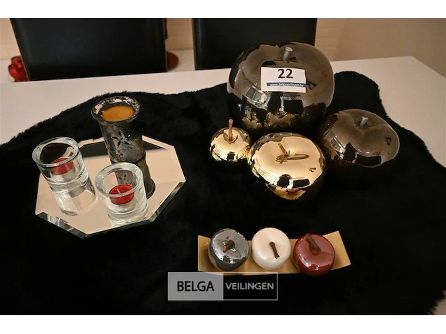 Alle decoratie in de living en alle matten - afbeelding 1 van  9