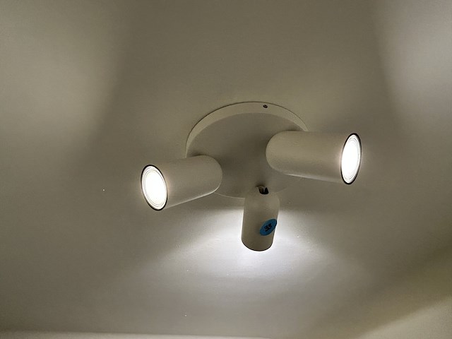 Alle opbouw verlichting dressing, slaapkamer, volledige traphal - afbeelding 1 van  7