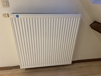 Alle radiatoren inclusief traphal - 3de verdiep - afbeelding 1 van  3
