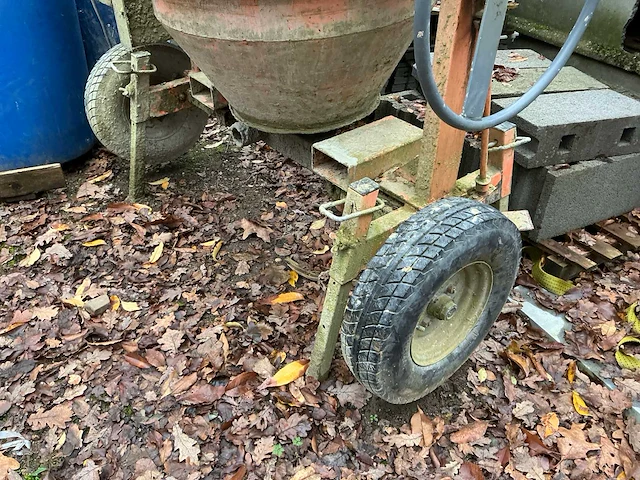 Altrad b150 betonmolen - afbeelding 3 van  7