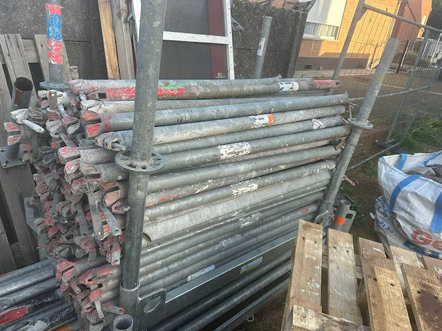 Altrad steiger liggers partij +/190 stuks - afbeelding 1 van  3