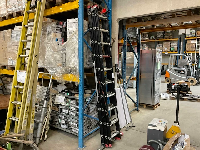 Altrex 3-delige ladder - afbeelding 1 van  6