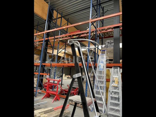 Altrex 5-traps trapladders - afbeelding 1 van  4