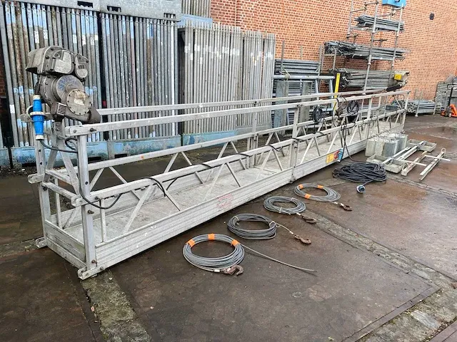 Altrex 9 meter modulaire aluminium hangbrug - afbeelding 1 van  10