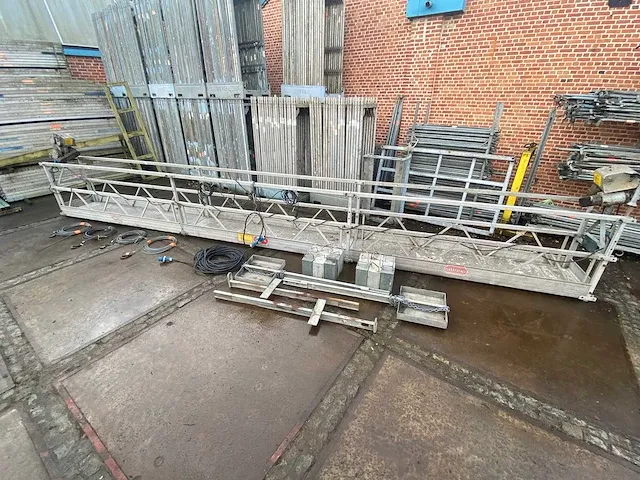 Altrex 9 meter modulaire aluminium hangbrug - afbeelding 3 van  10
