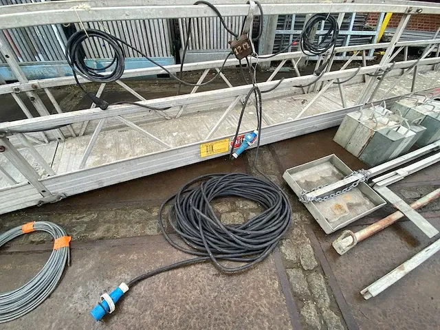 Altrex 9 meter modulaire aluminium hangbrug - afbeelding 8 van  10