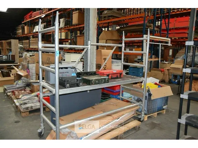 Altrex aluminium stelling op wielen afm ± 200 x 0,70x 200 - afbeelding 1 van  10