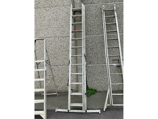 Altrex ar3080 3-delige schuifladder - afbeelding 1 van  4