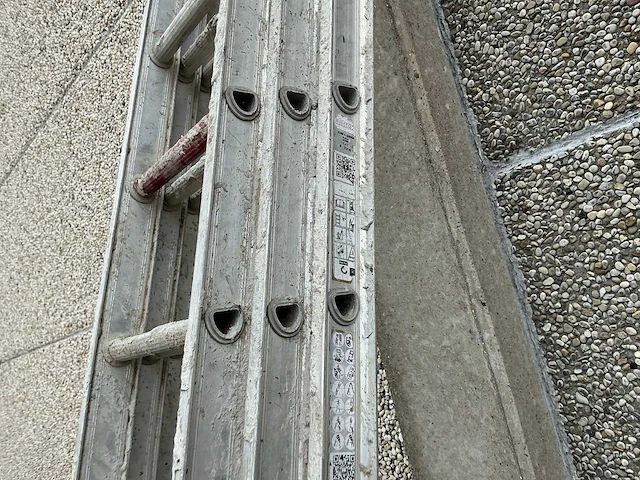 Altrex ar3080 3-delige schuifladder - afbeelding 4 van  4