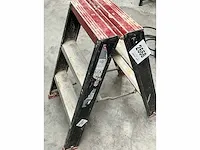Altrex plooiladder voorzien van 2x 3 treden - afbeelding 2 van  2