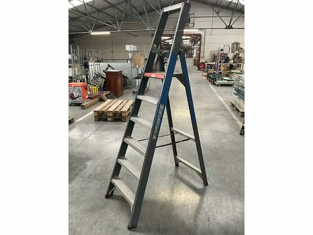 Altrex pro feo 5 vouwladder - afbeelding 1 van  2