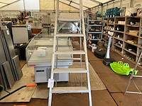 Altrex. s 506 trapladder. - afbeelding 1 van  3