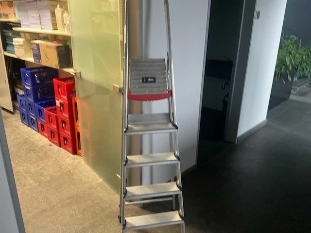 Altrex trapladder - afbeelding 1 van  3