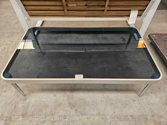 Alu bijzettafel zilvergrijs met zwart glas 120 x 70cm - afbeelding 2 van  3
