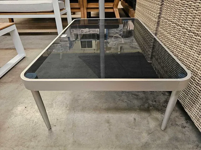 Alu bijzettafel zilvergrijs met zwart glas 120 x 70cm - afbeelding 3 van  3