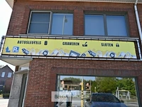 Alu frame voor banners + gevel bevestiging - afbeelding 1 van  5