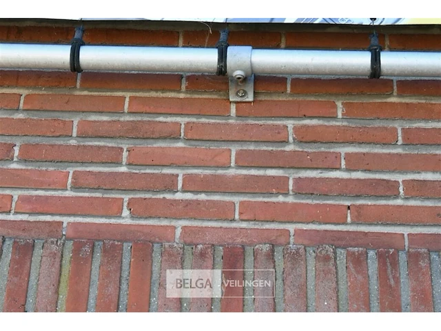Alu frame voor banners + gevel bevestiging - afbeelding 2 van  5