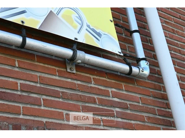 Alu frame voor banners + gevel bevestiging - afbeelding 3 van  5