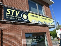 Alu frame voor banners + gevel bevestiging - afbeelding 4 van  5