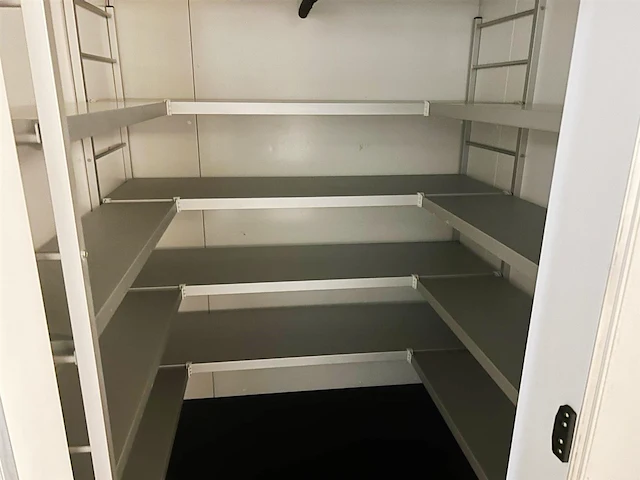 Alu frigostellingen in div. breedte en lengtes, best. uit 13 div. staanders en 29 div. leggers, volledig moduleerbaar - afbeelding 8 van  8