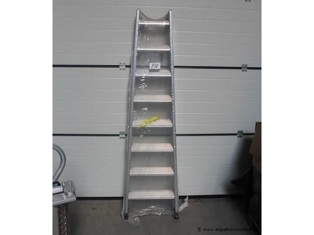 Alu ladder 8x2 sporten - afbeelding 1 van  3