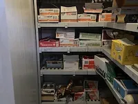 Alu opbergrek met inhoud - afbeelding 1 van  15