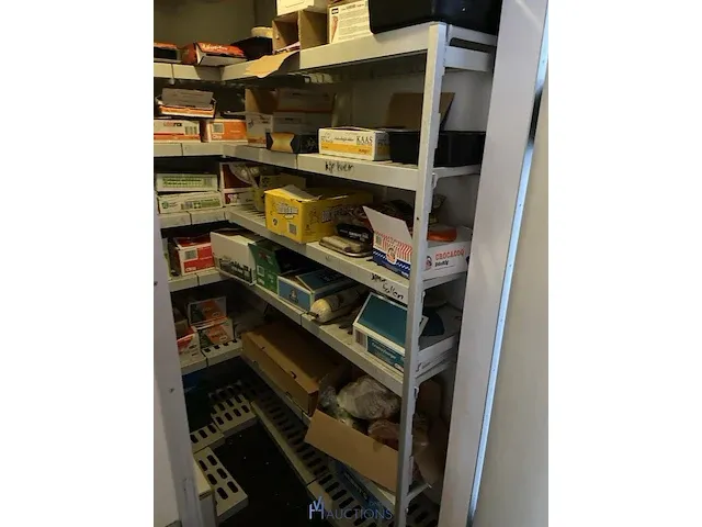 Alu opbergrek met inhoud - afbeelding 8 van  15