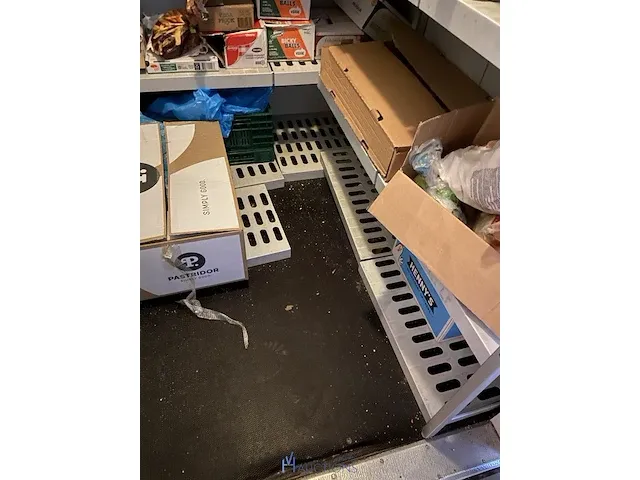 Alu opbergrek met inhoud - afbeelding 10 van  15