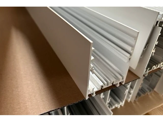 Alu profielen gelakt - afbeelding 5 van  5