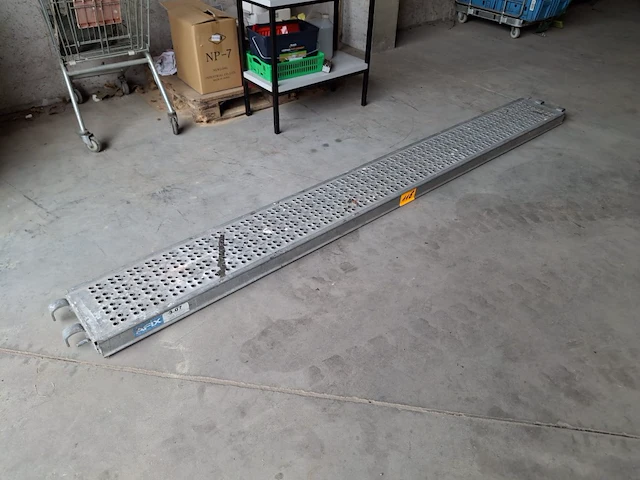 Alu steigerramp en 2 metalen steunen - afbeelding 5 van  8