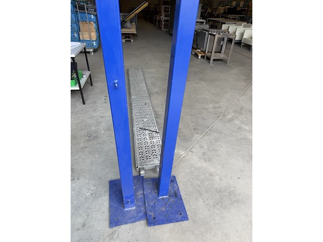 Alu steigerramp en 2 metalen steunen - afbeelding 8 van  8