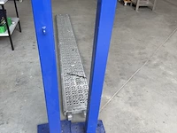 Alu steigerramp en 2 metalen steunen - afbeelding 8 van  8
