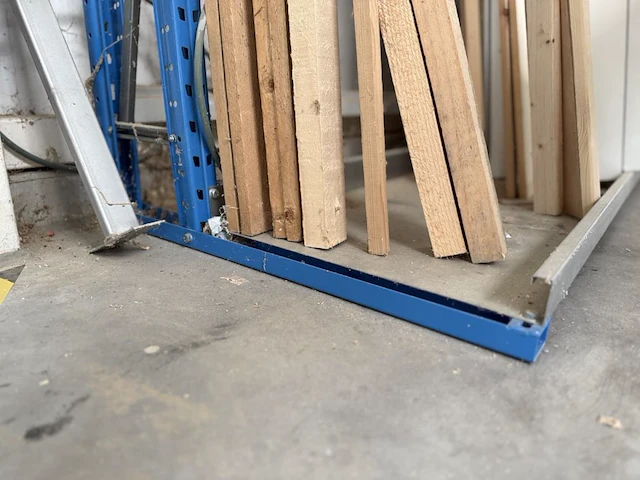 Alu stelling voor hout stockage - afbeelding 3 van  6