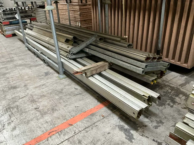 Alu tentopstelling 10x25m - afbeelding 6 van  22