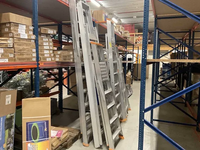 Alu trapladder (10x) - afbeelding 1 van  4