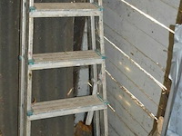 Alu trapladder 4 tredes - afbeelding 2 van  3