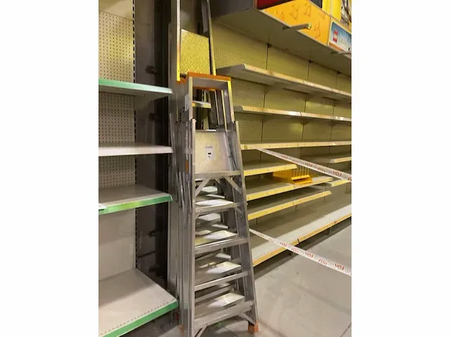 Alu trapladder (4x) - afbeelding 2 van  2
