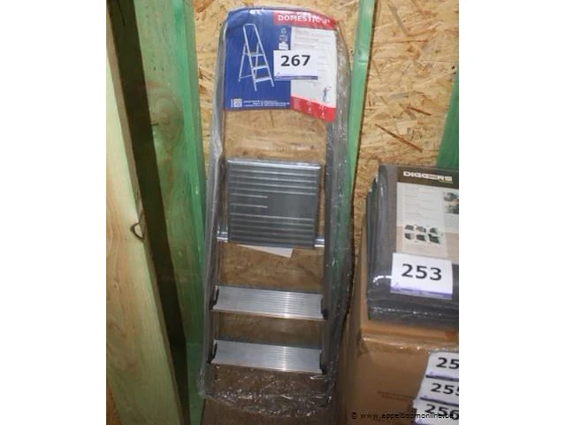 Alu trapladder alpos, domestic 30 - afbeelding 1 van  2