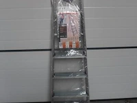 Alu trapladder artub - afbeelding 1 van  2