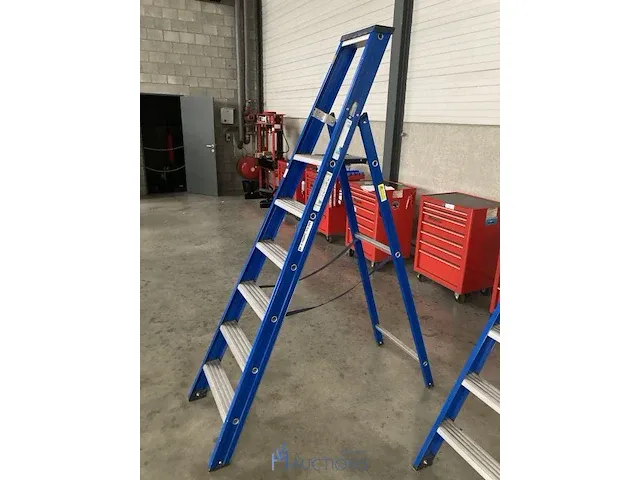 Alu trapladder bas - afbeelding 1 van  3