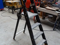 Alu trapladder dewalt - afbeelding 2 van  6