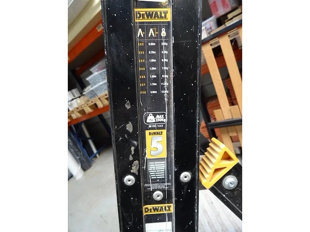 Alu trapladder dewalt - afbeelding 5 van  6