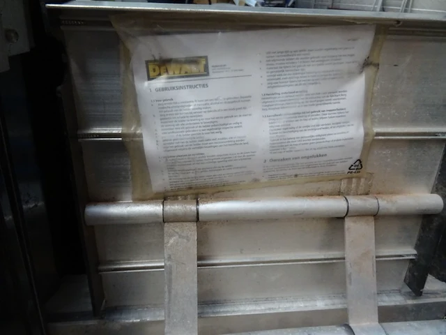 Alu trapladder dewalt - afbeelding 6 van  6