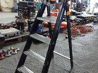 Alu trapladder dewalt - afbeelding 2 van  3