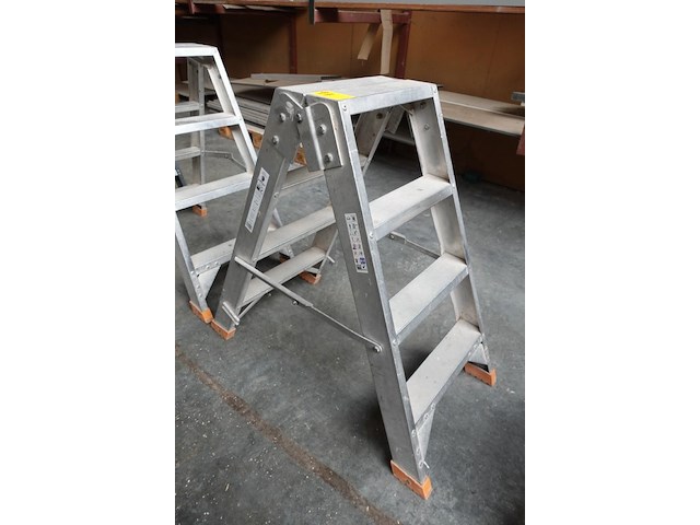 Alu trapladder petry - afbeelding 2 van  2