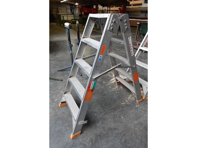 Alu trapladder petry - afbeelding 2 van  2