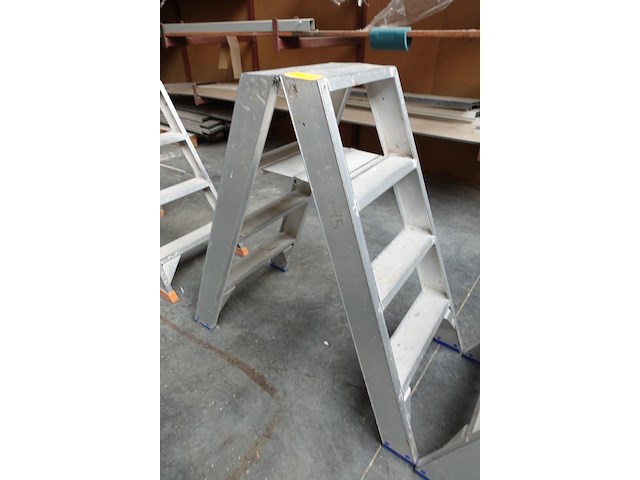 Alu trapladder solide - afbeelding 2 van  2