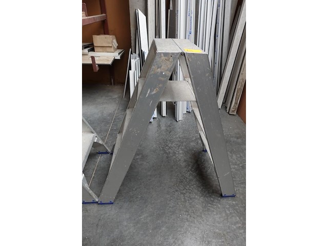 Alu trapladder solide - afbeelding 1 van  2