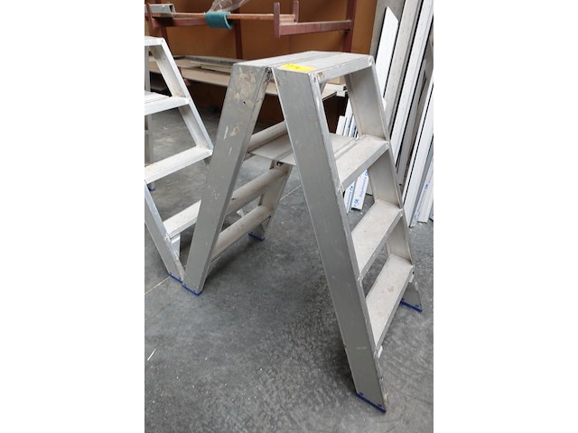Alu trapladder solide - afbeelding 2 van  2