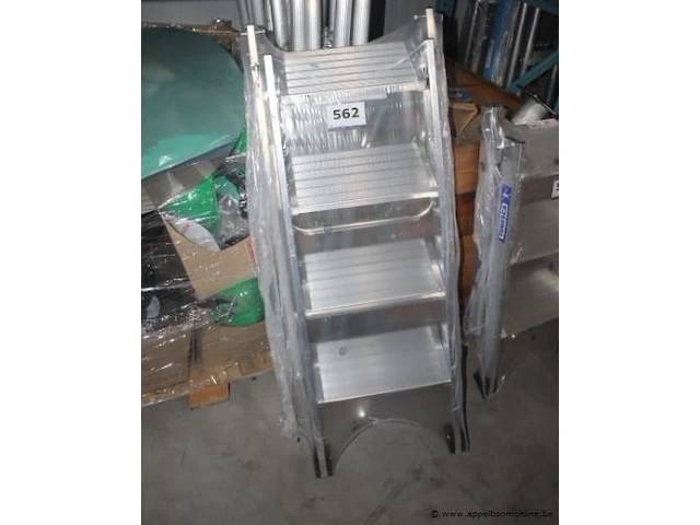 Alu trapladder - afbeelding 1 van  2